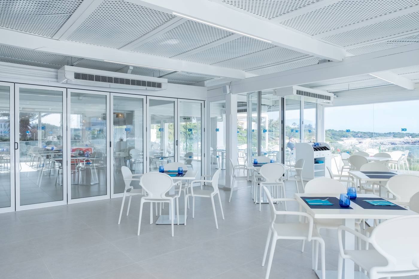 Carema-Beach-Menorca-Restaurant-37