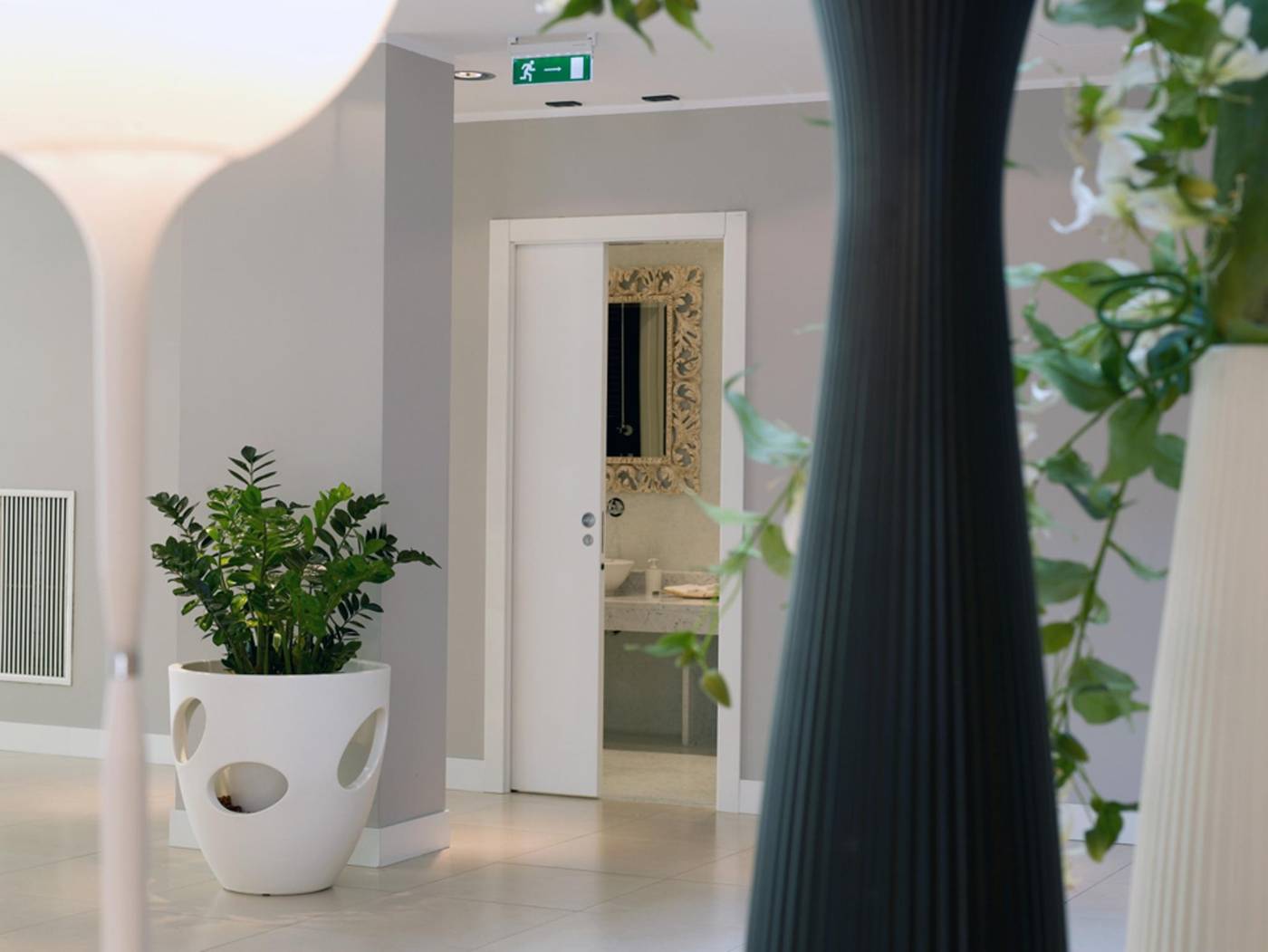 iH-Hotels-Milano-Watt-13-Lobby-6