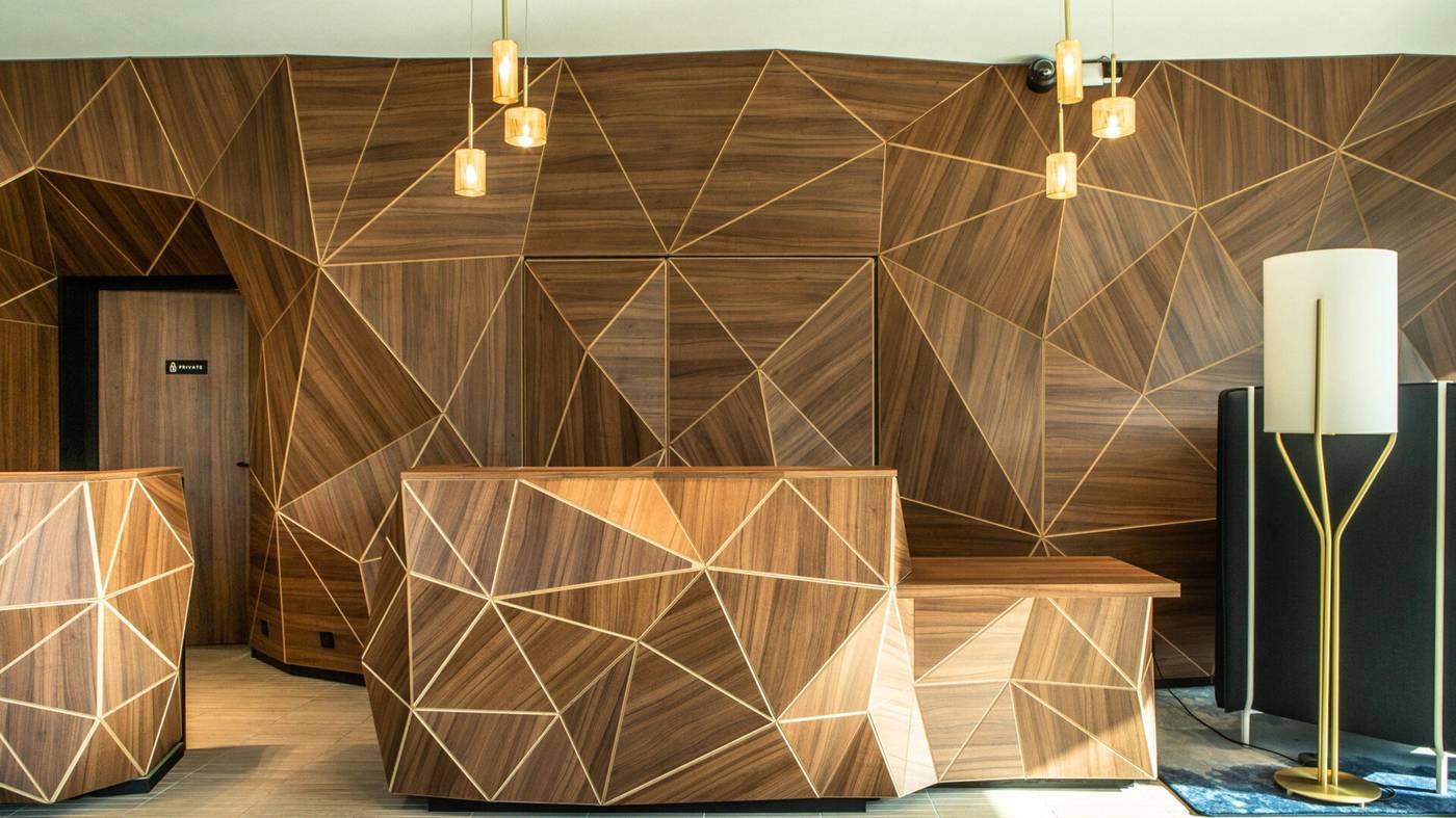 Crowne-Plaza-Nice-Grand-Arenas-Lobby-43