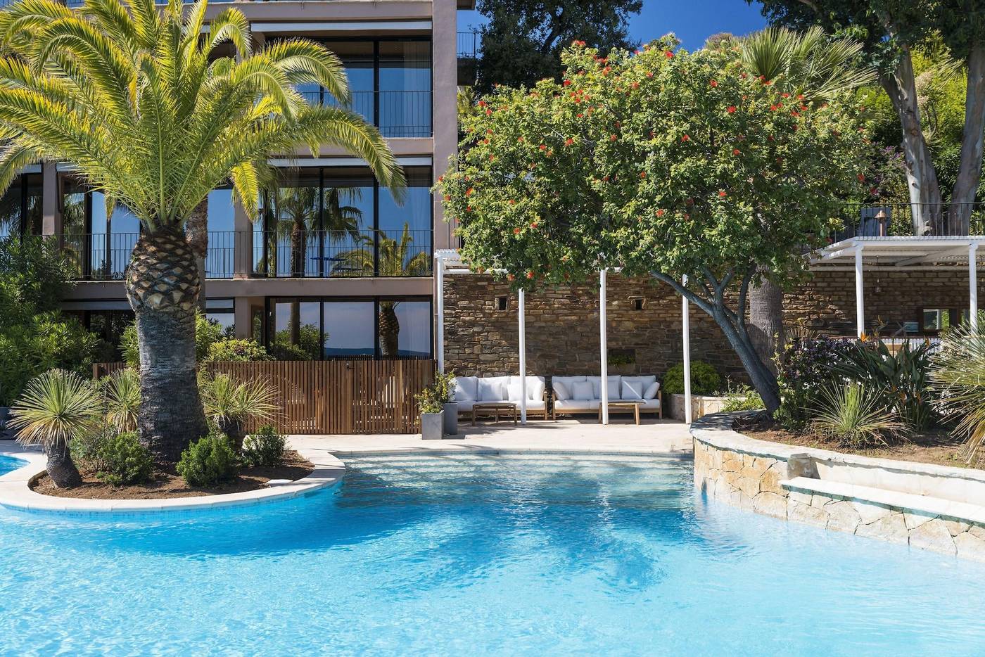 Hotel-Le-Bailli-de-Suffren-Sports-and-Entertainment-1