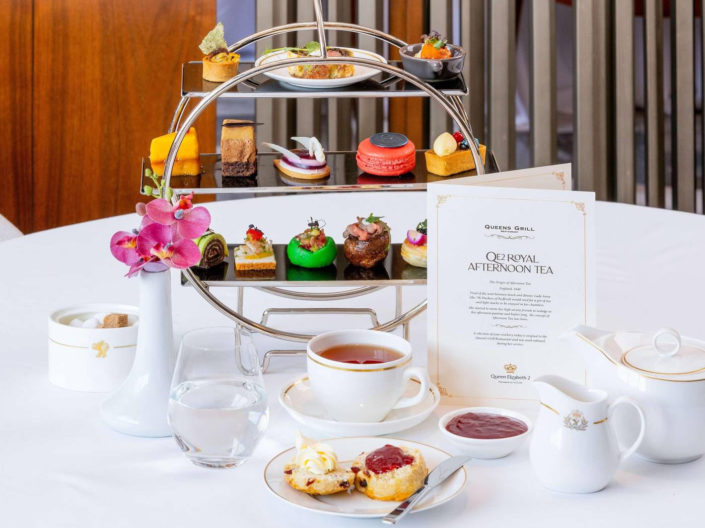 Queen-Elizabeth-2-Hotel-Restaurant-50