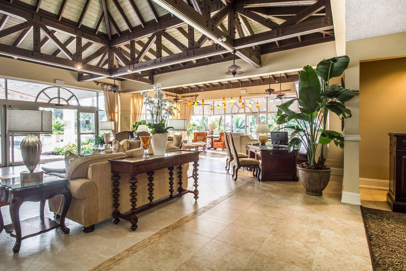Comfort-Suites-Paradise-Island-Lobby-46