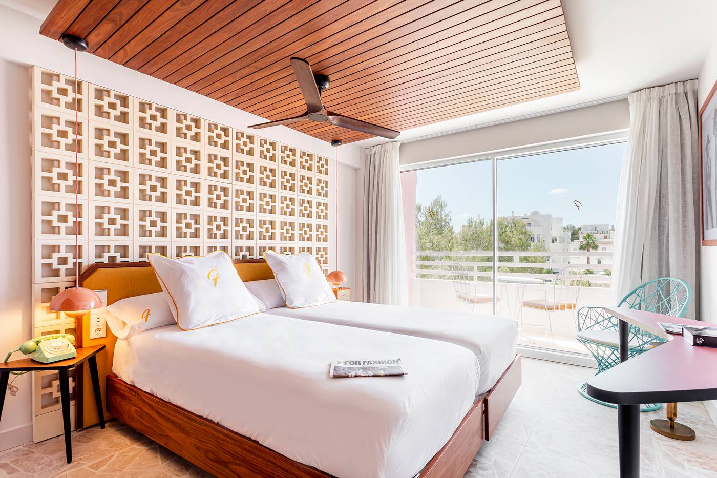 Estudios-Tropicana-Room-32