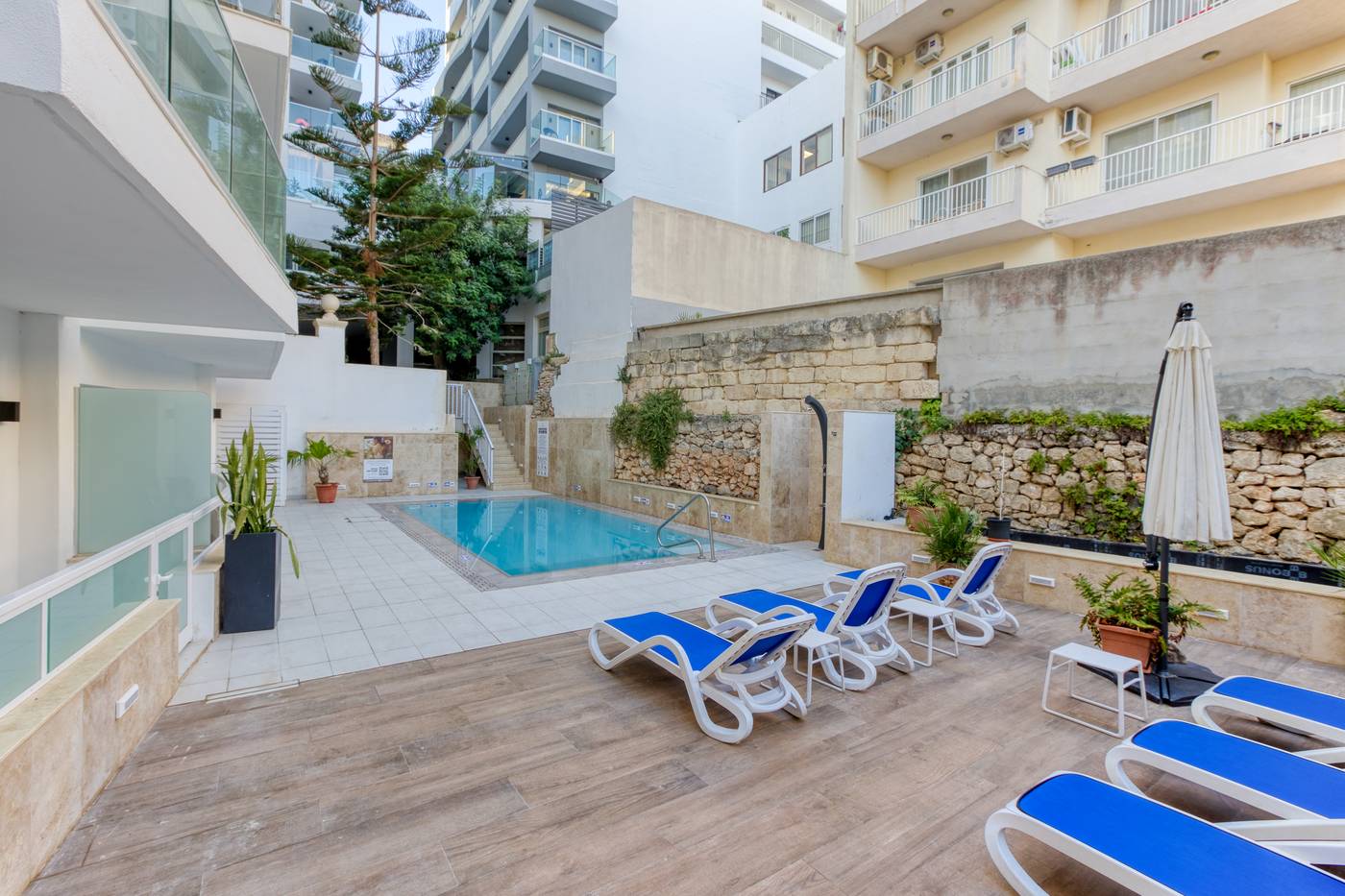 Solana-Hotel---Spa-Pool-2