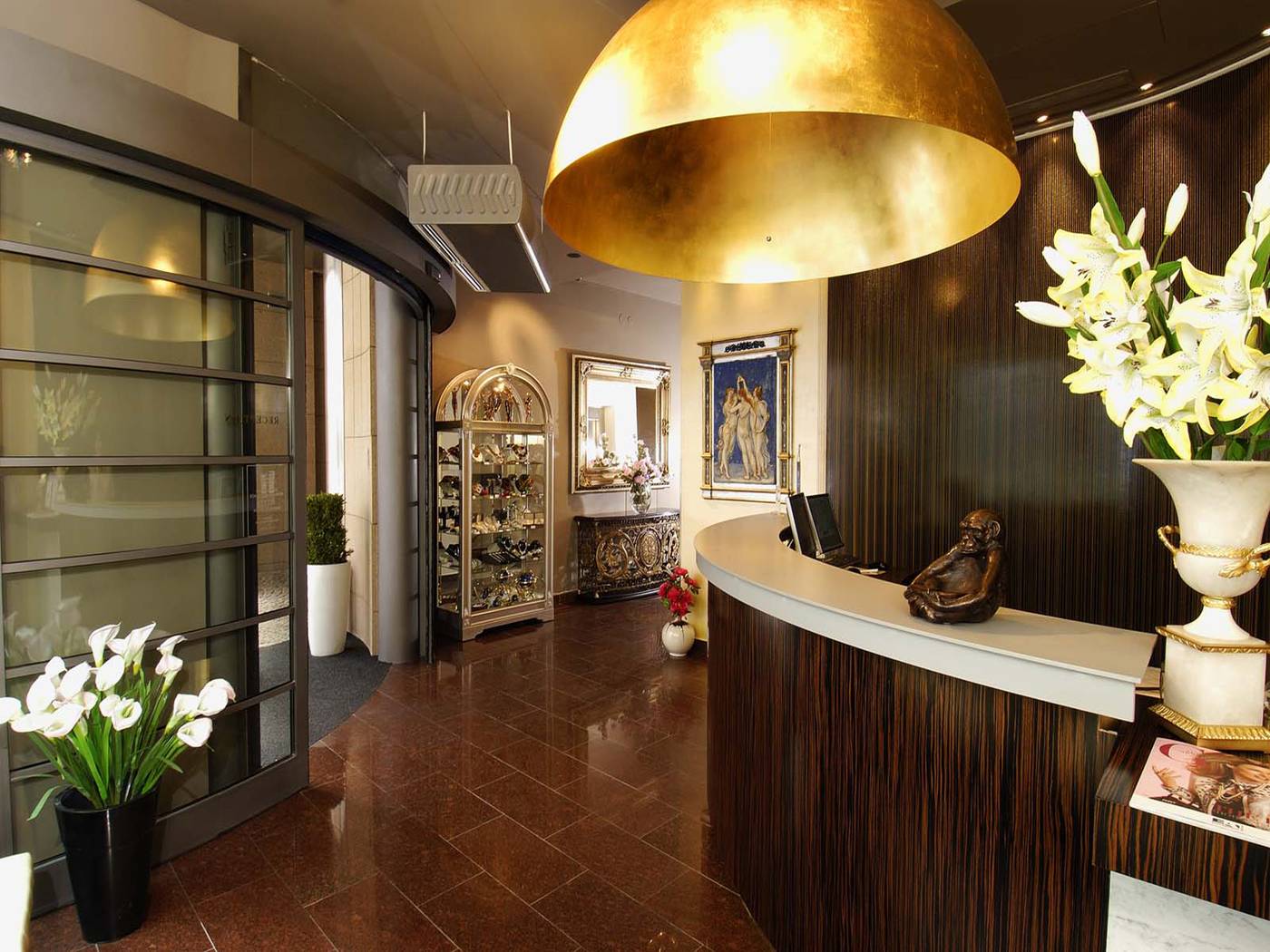 EA-Hotel-Crystal-Palace-Lobby-2