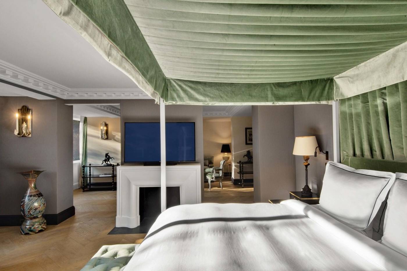 Hotel-de-Berri-Champs-Elysees--a-Luxury-Collection-Hotel--Paris-Room-65