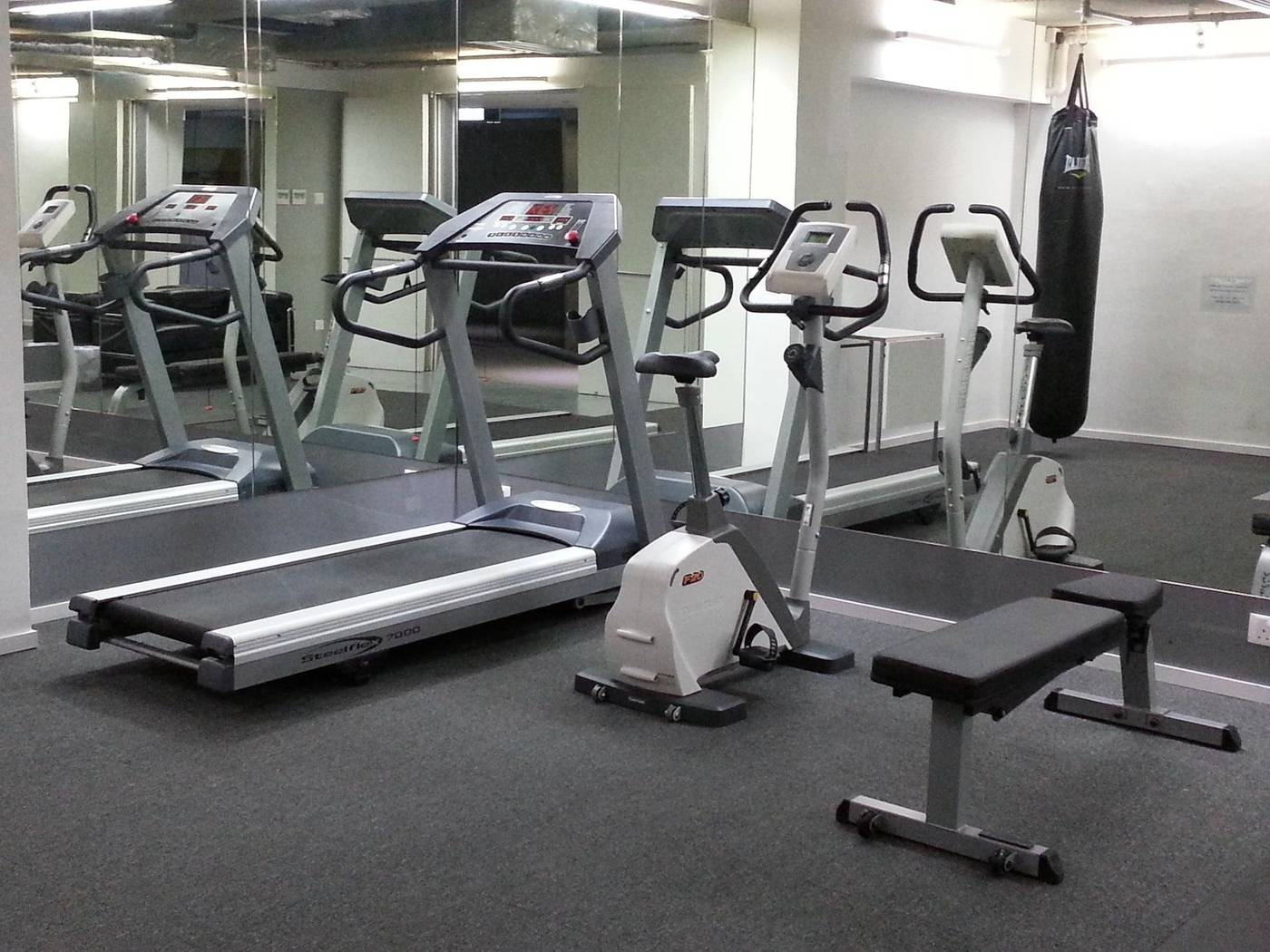 60-West-Hotel-Sports-and-Entertainment-14