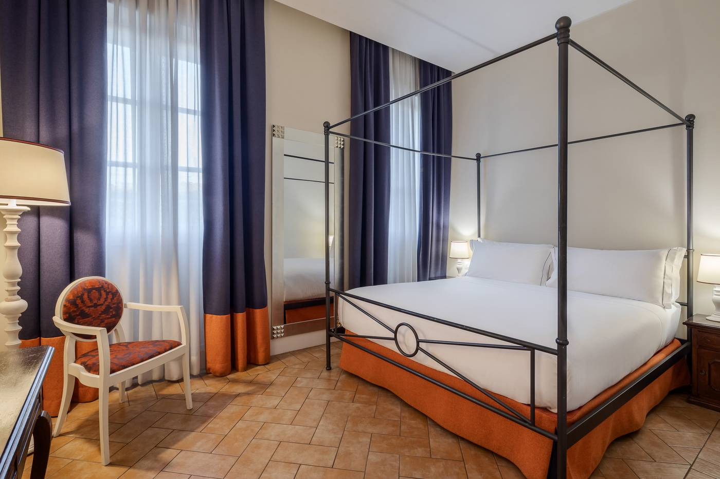 Donna-Camilla-Savelli-Room-14