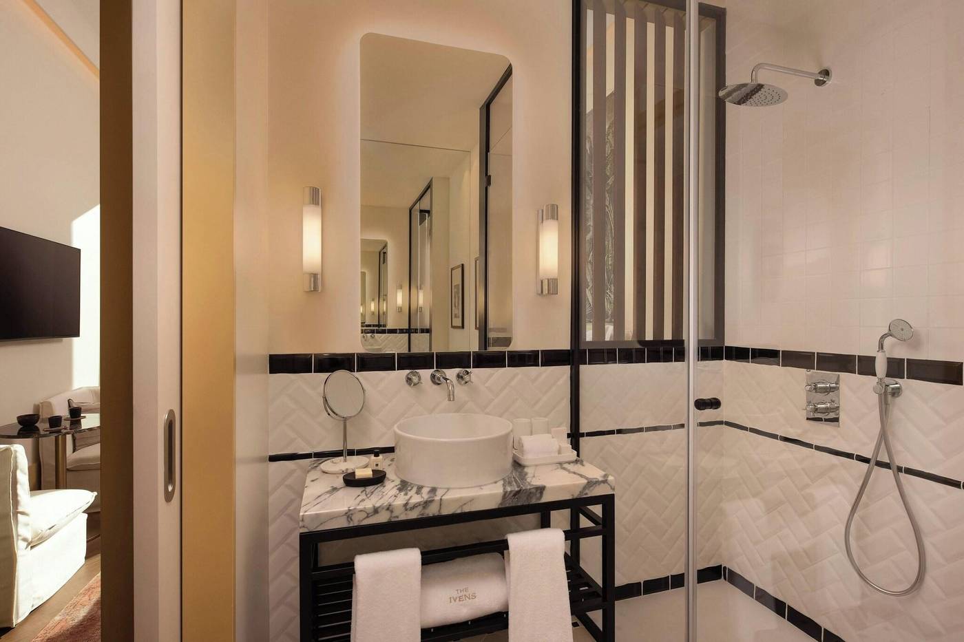 The-Ivens-Autograph-Collection-Room-38