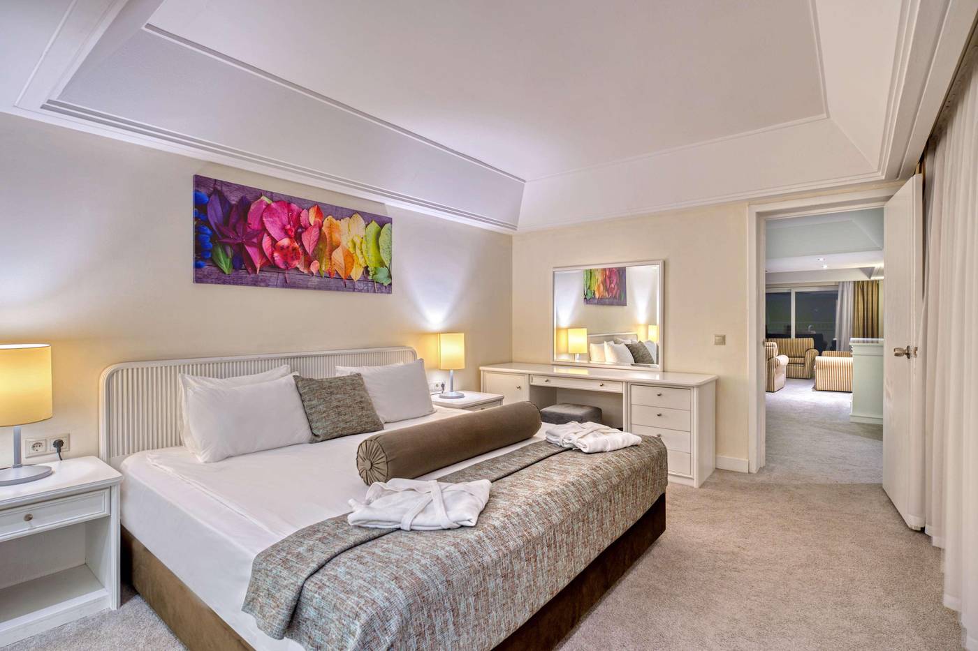 Seven-Seas-Hotel-Blue-Room-44