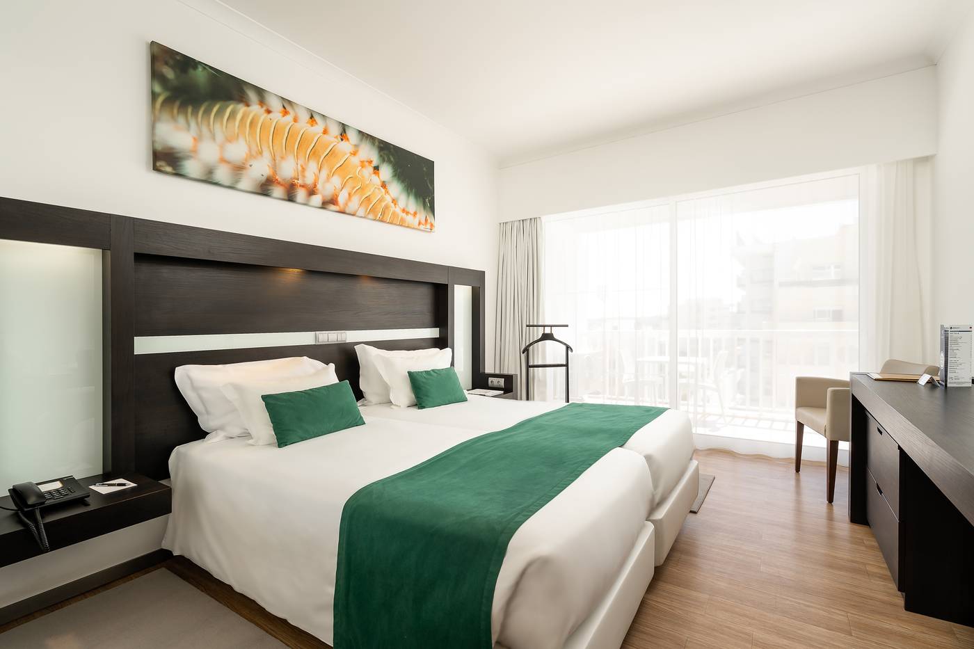 Jupiter-Algarve-Hotel---Beach---Spa-Room-16