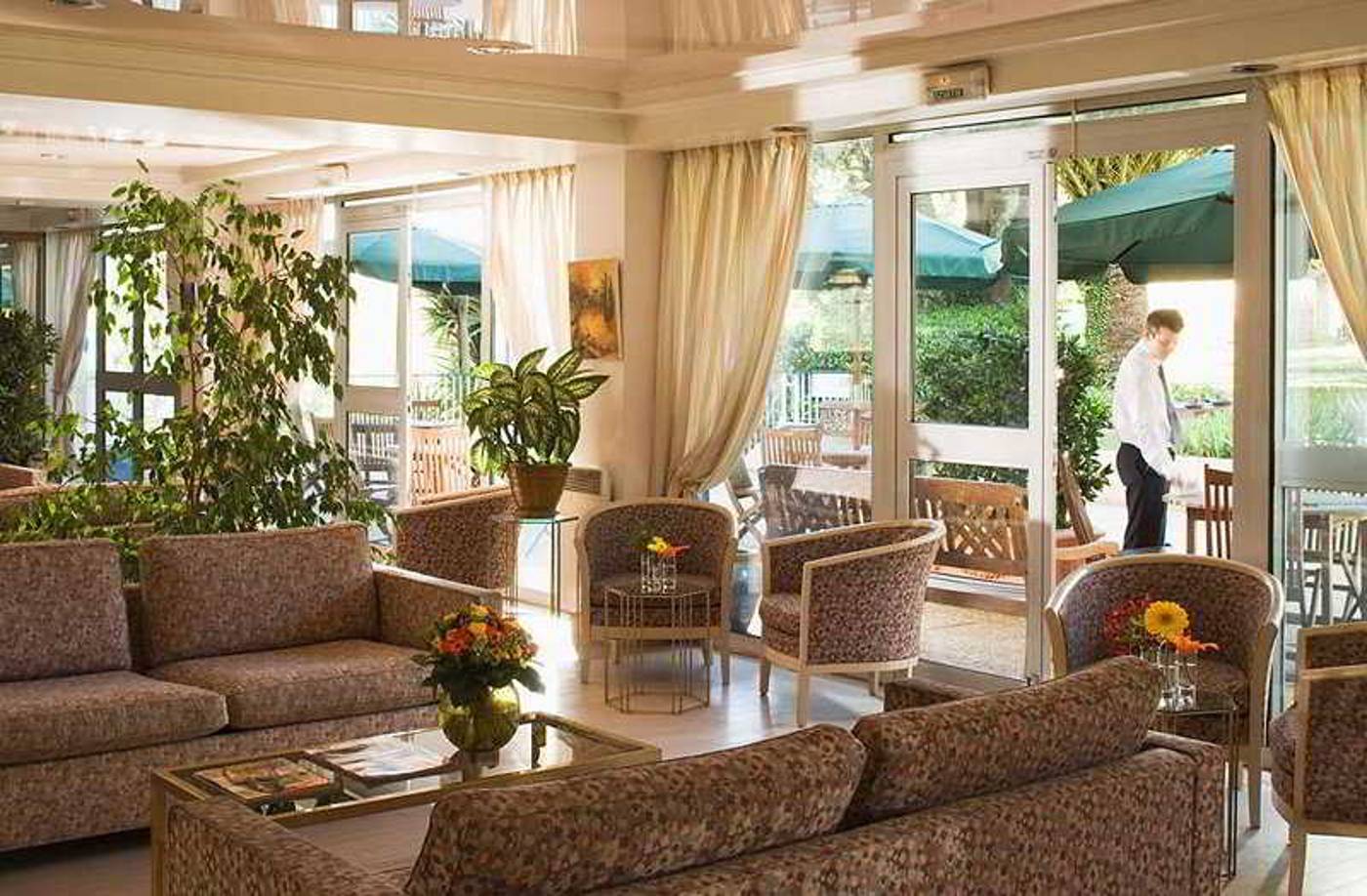 Inter-Hotel-Residence-les-Agapanthes-Lobby-21