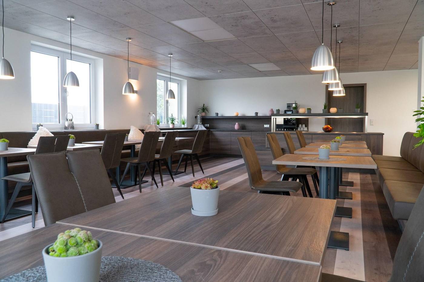 Hotel Schlafplatz - Germany - RODGAU - Restaurant - 5