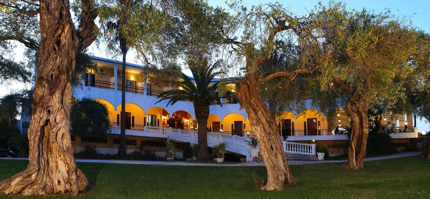 Paradise-Hotel-Corfu-Lobby-15