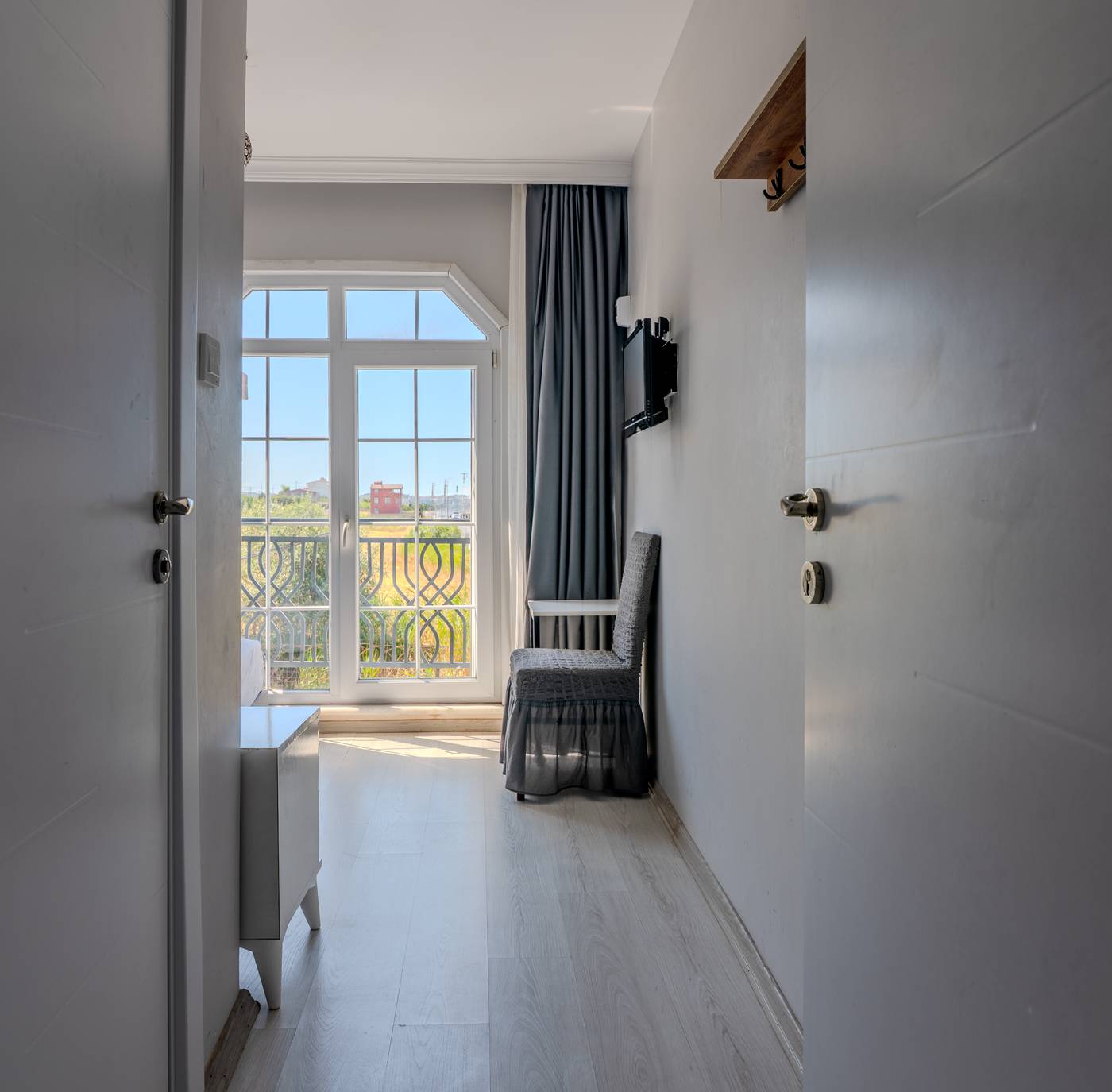 Airport-Black-Sea-Hotel---Restaurant-Room-23