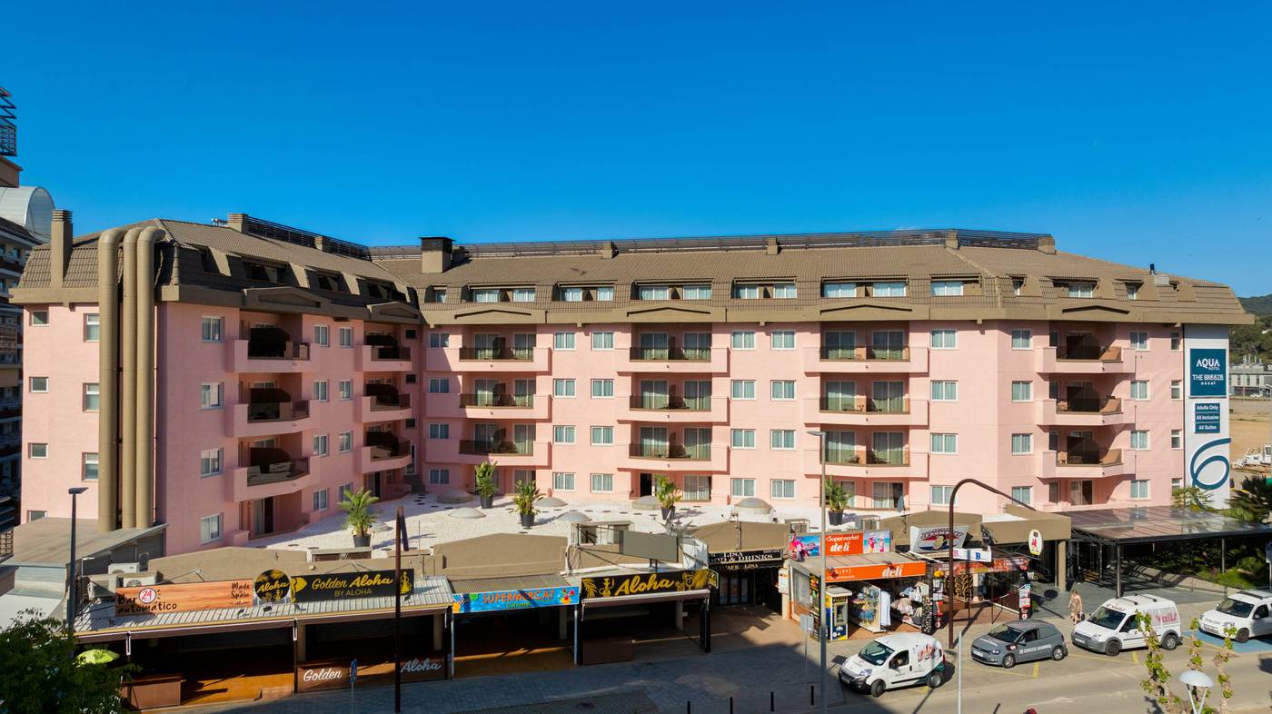 Aqua-Hotel-Montagut-Suites-General-view-23