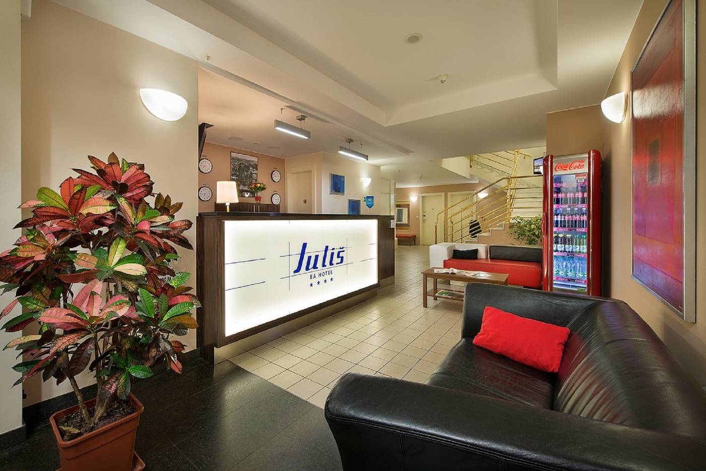 EA-Hotel-Julis-Lobby-3