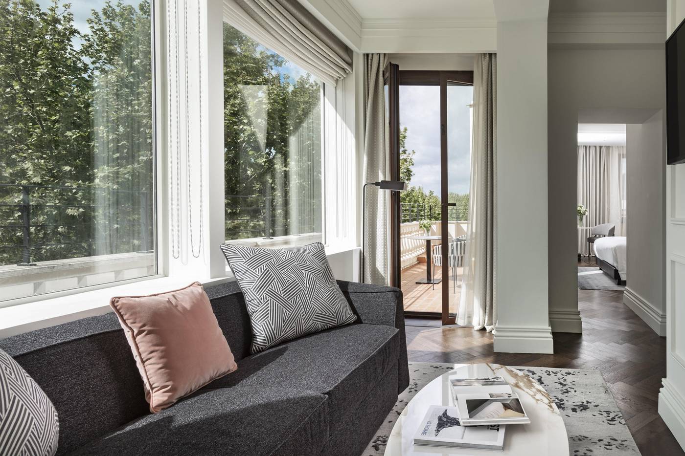 Ambasciatori-Palace-Hotel-Room-11