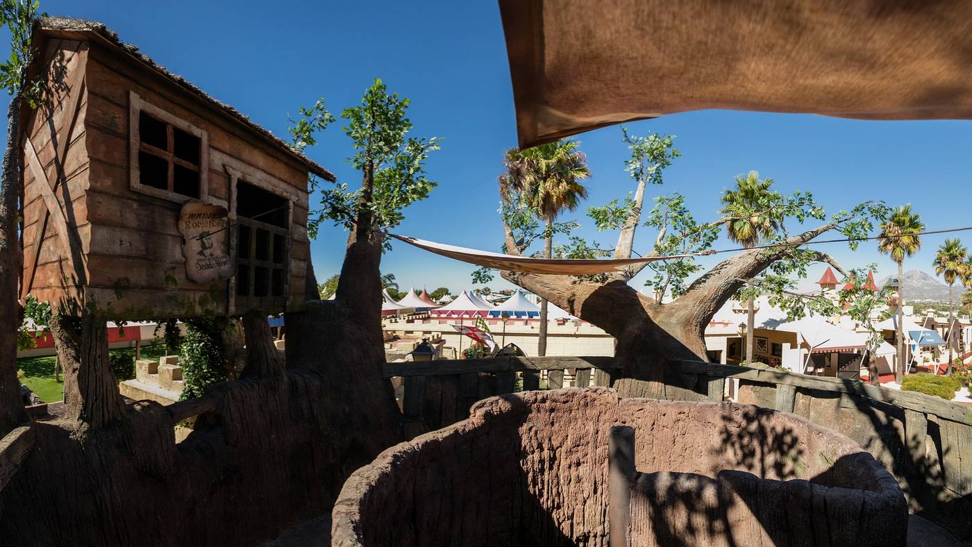 Magic-Robin-Hood-Terrace-65