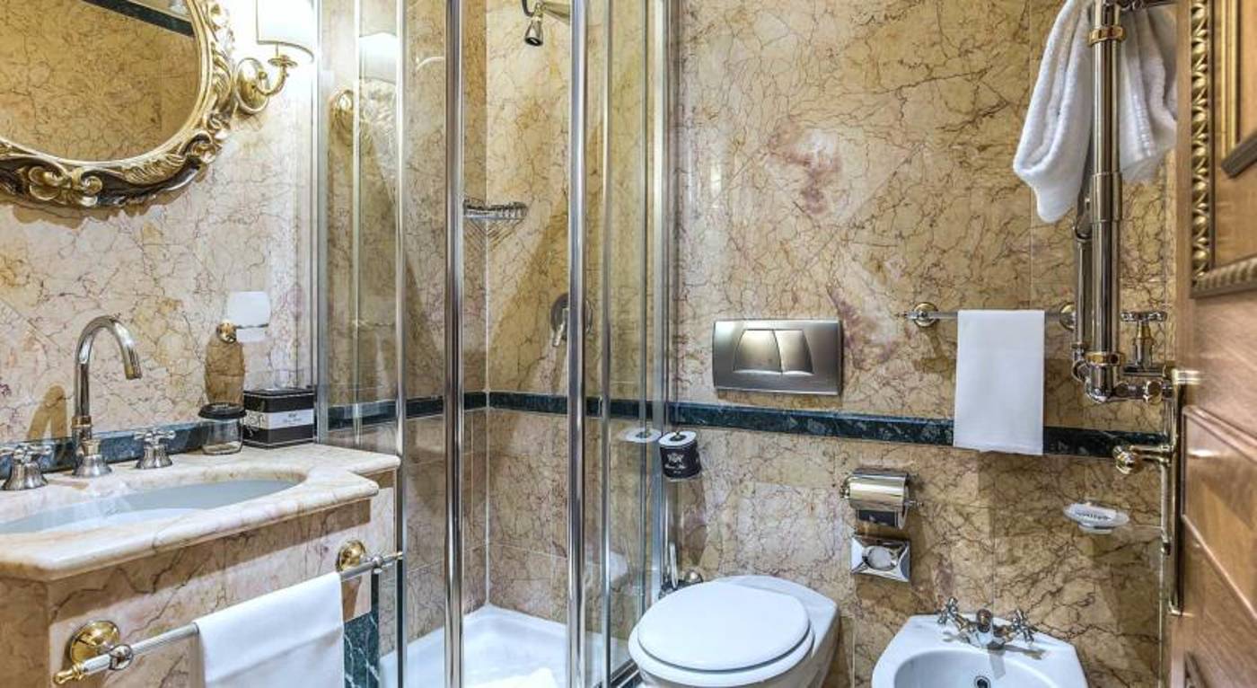 Hotel-River-Palace-Room-51