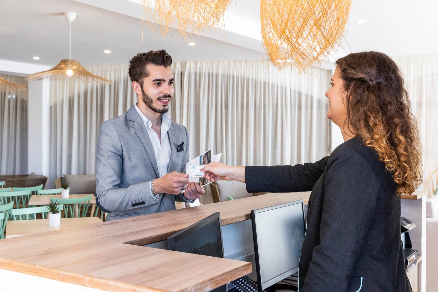 Clube-Maria-Luisa-Lobby-36