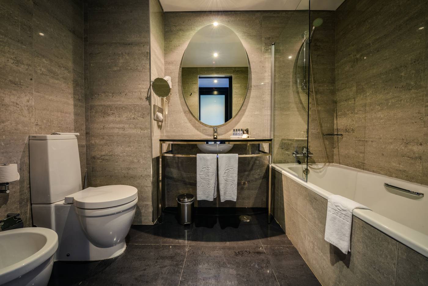 Vila-Gale-Lagos-Room-20