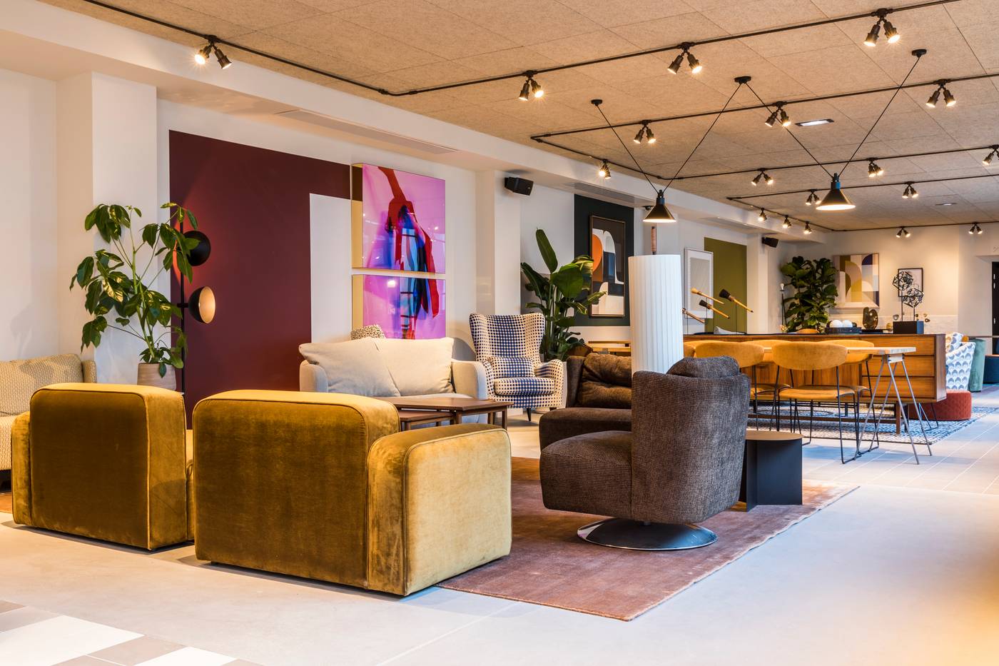 Le-Grand-Quartier-Lobby-12