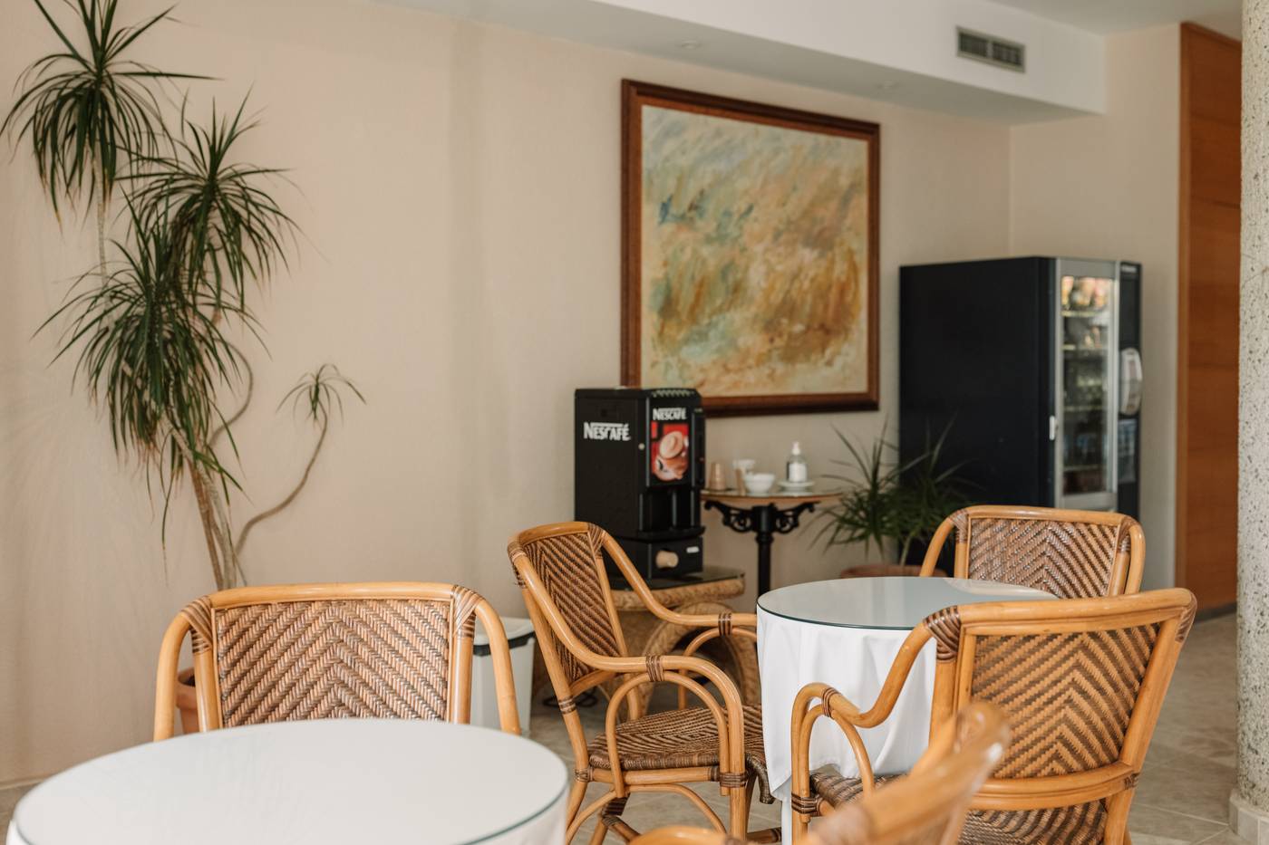 Hotel-Villas-La-Manga-Lobby-23