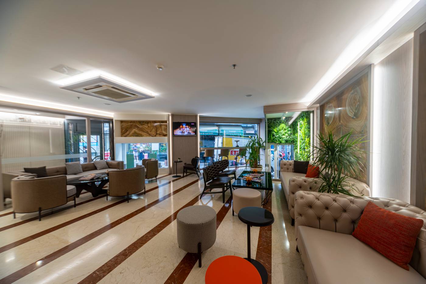 Aprilis-Hotel-Lobby-11