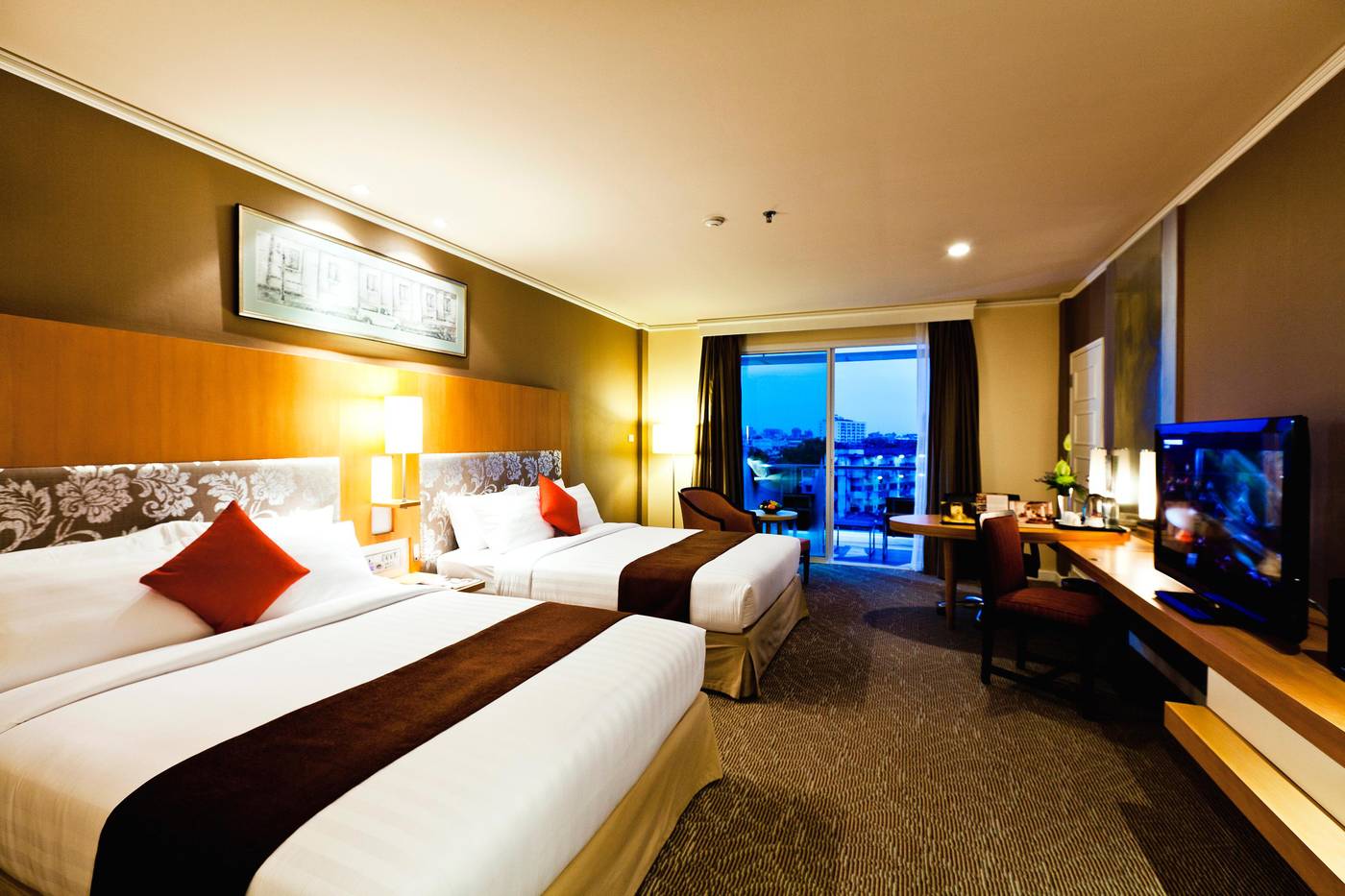 Royal-Princess-Larn-Luang-Bangkok-Room-26