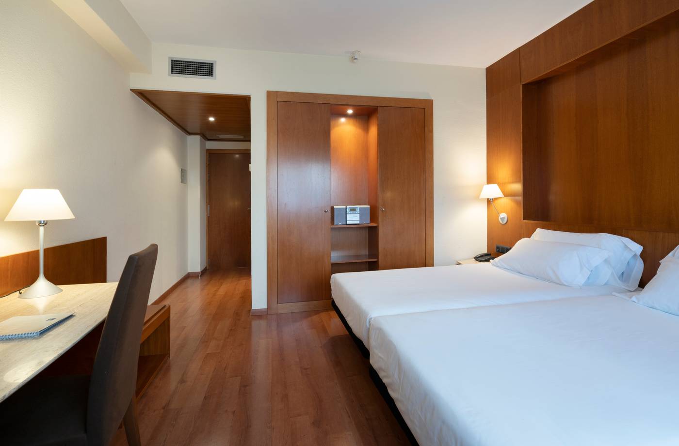 Berenguer-IV-Room-3