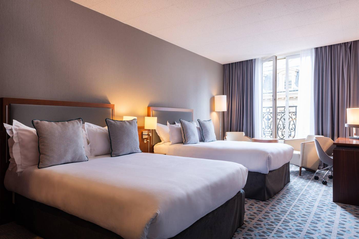 Crowne-Plaza-Paris-Republique-Room-36