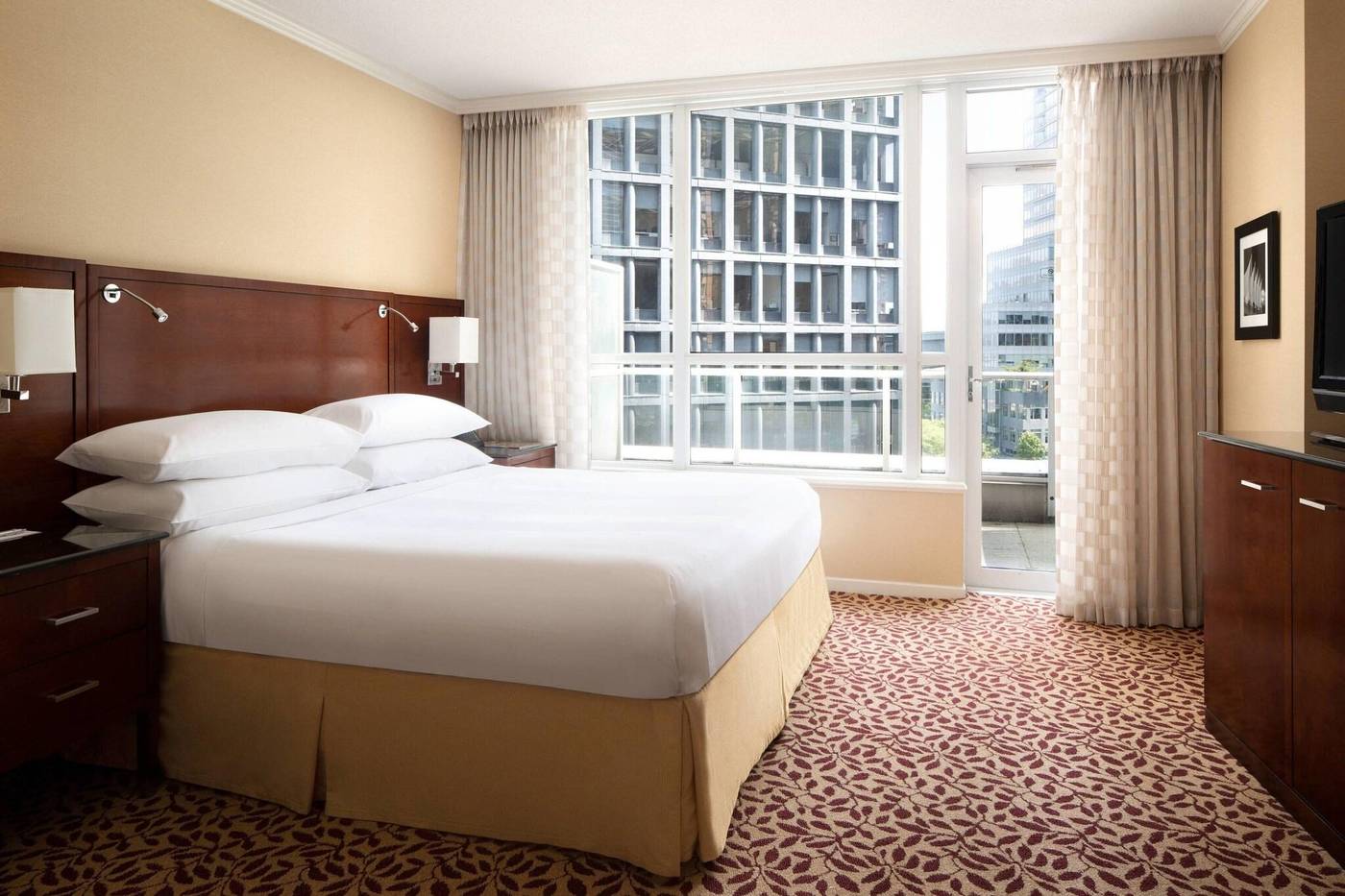 Vancouver-Marriott-Pinnacle-Downtown-Room-30
