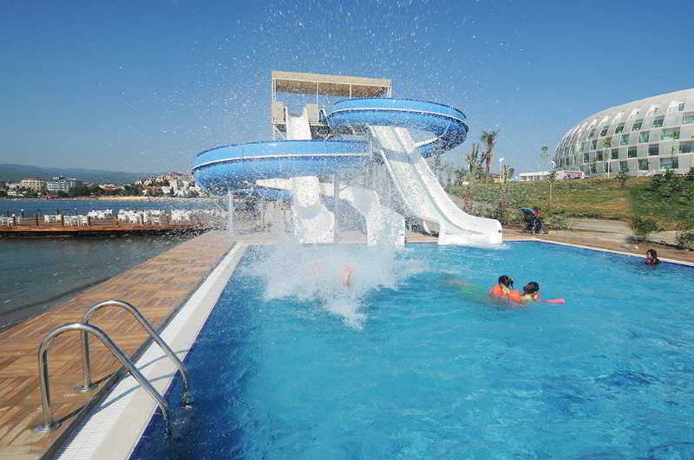 Gold-Island-Hotel-Pool-10