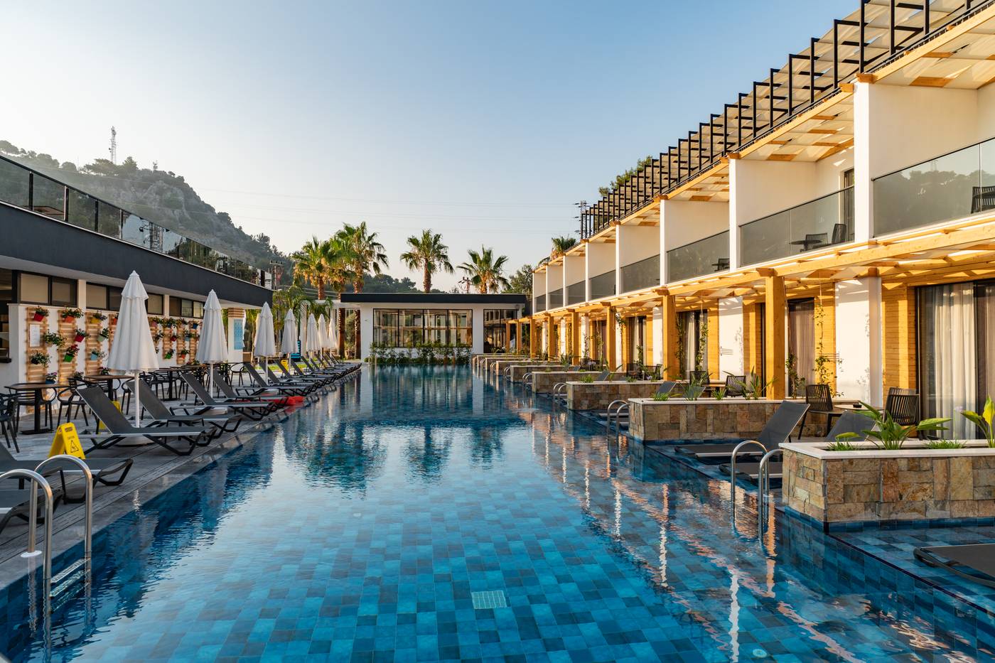 L-Hotel-Sarigerme-Pool-8