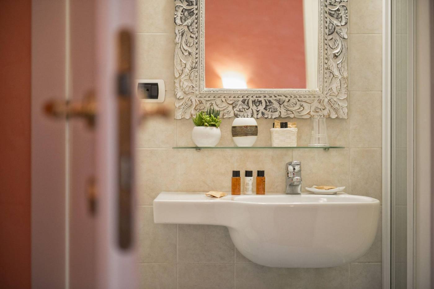 Navona-Tower-Relais-Room-30