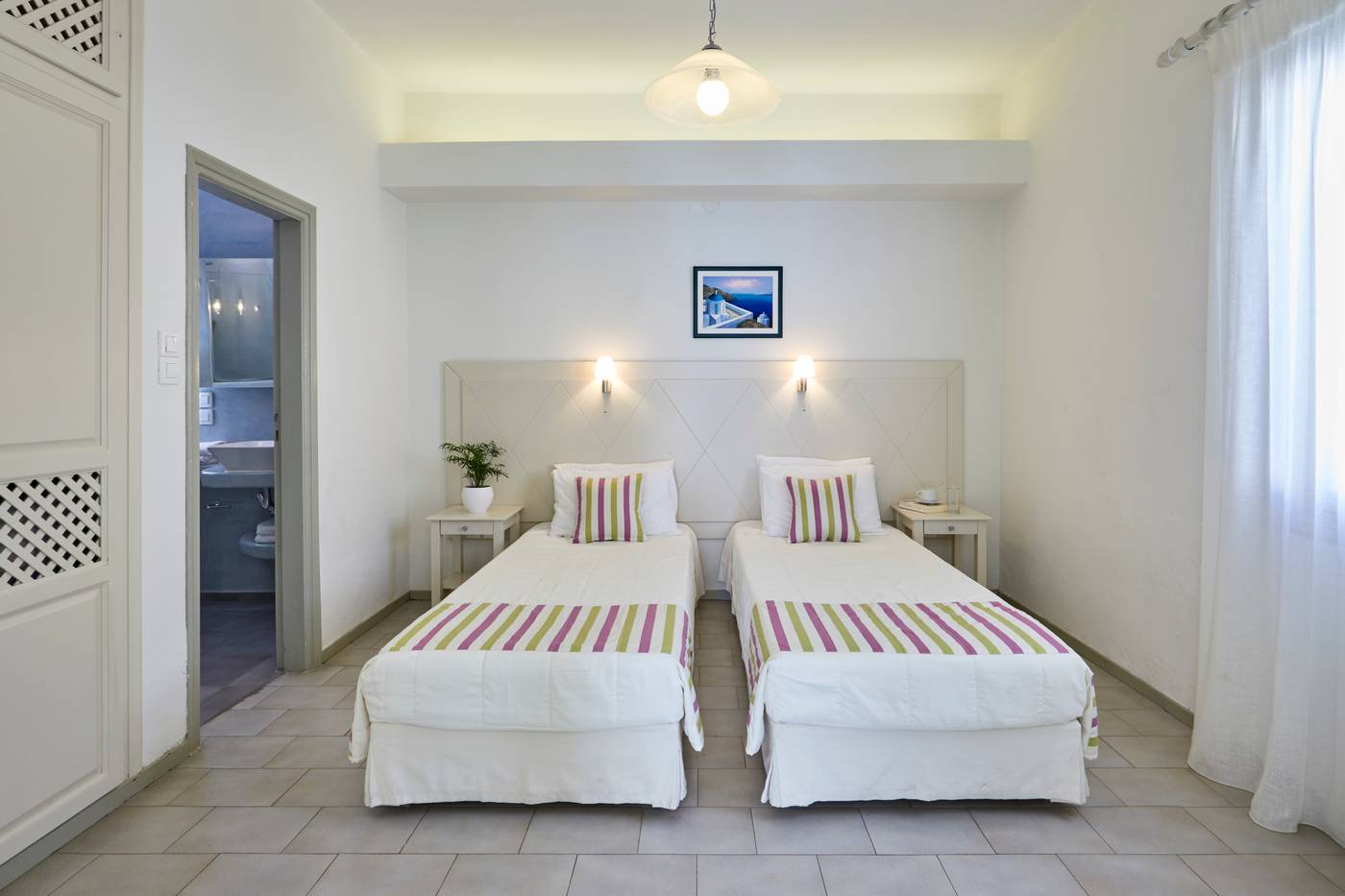 Nissos-Thira-Room-23