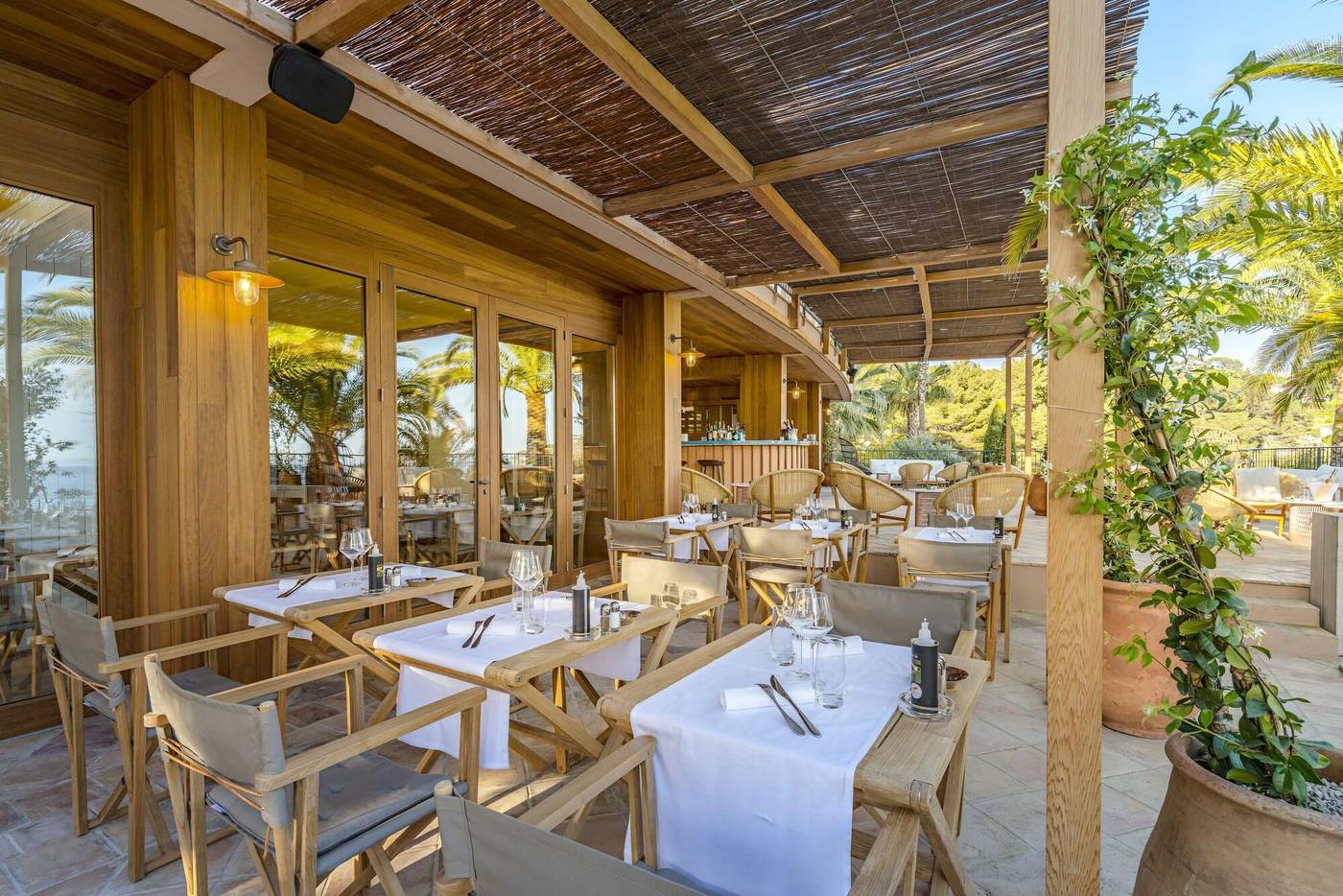 Hotel-Le-Bailli-de-Suffren-Restaurant-8