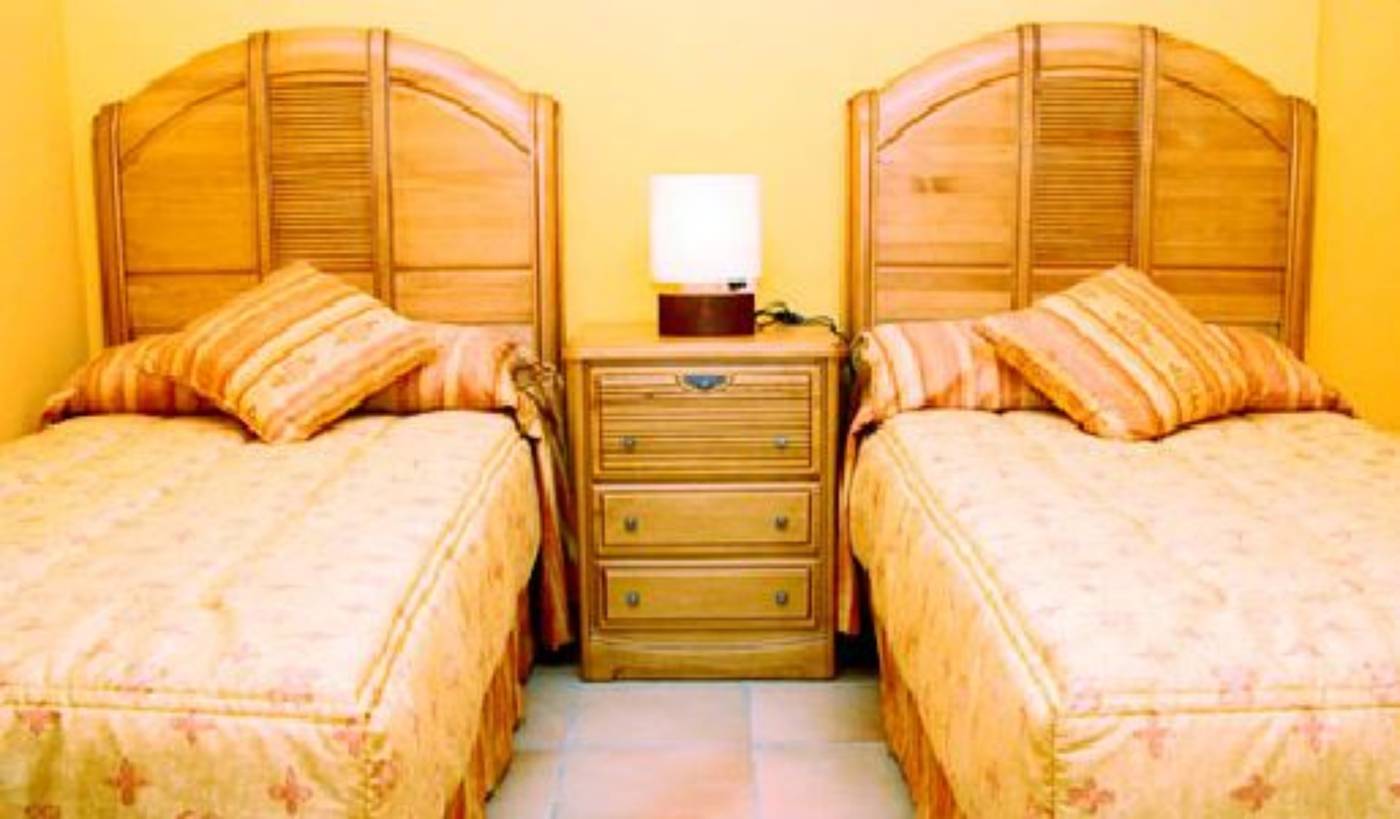 Parque-Denia--Room-8