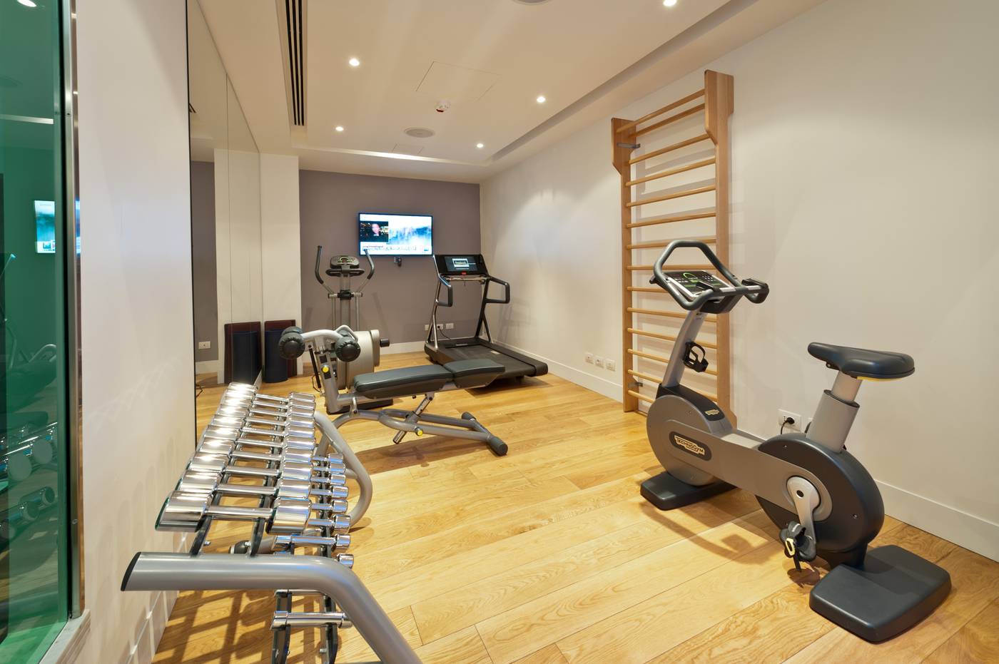 Hotel-White-General-view-38