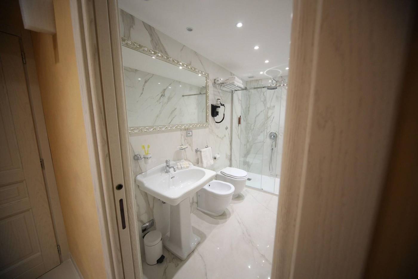 Maison-Tritone-Room-37