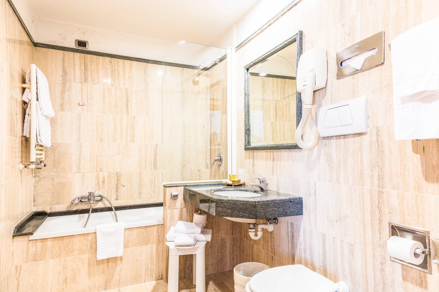 Giolli-Nazionale-Room-80