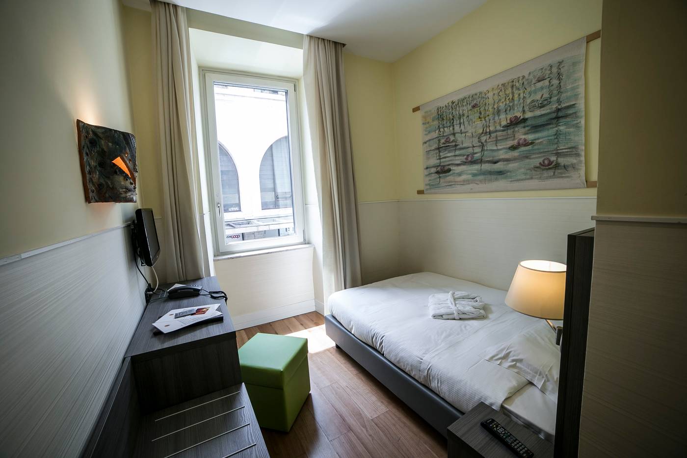 Hotel-Aphrodite-Room-7