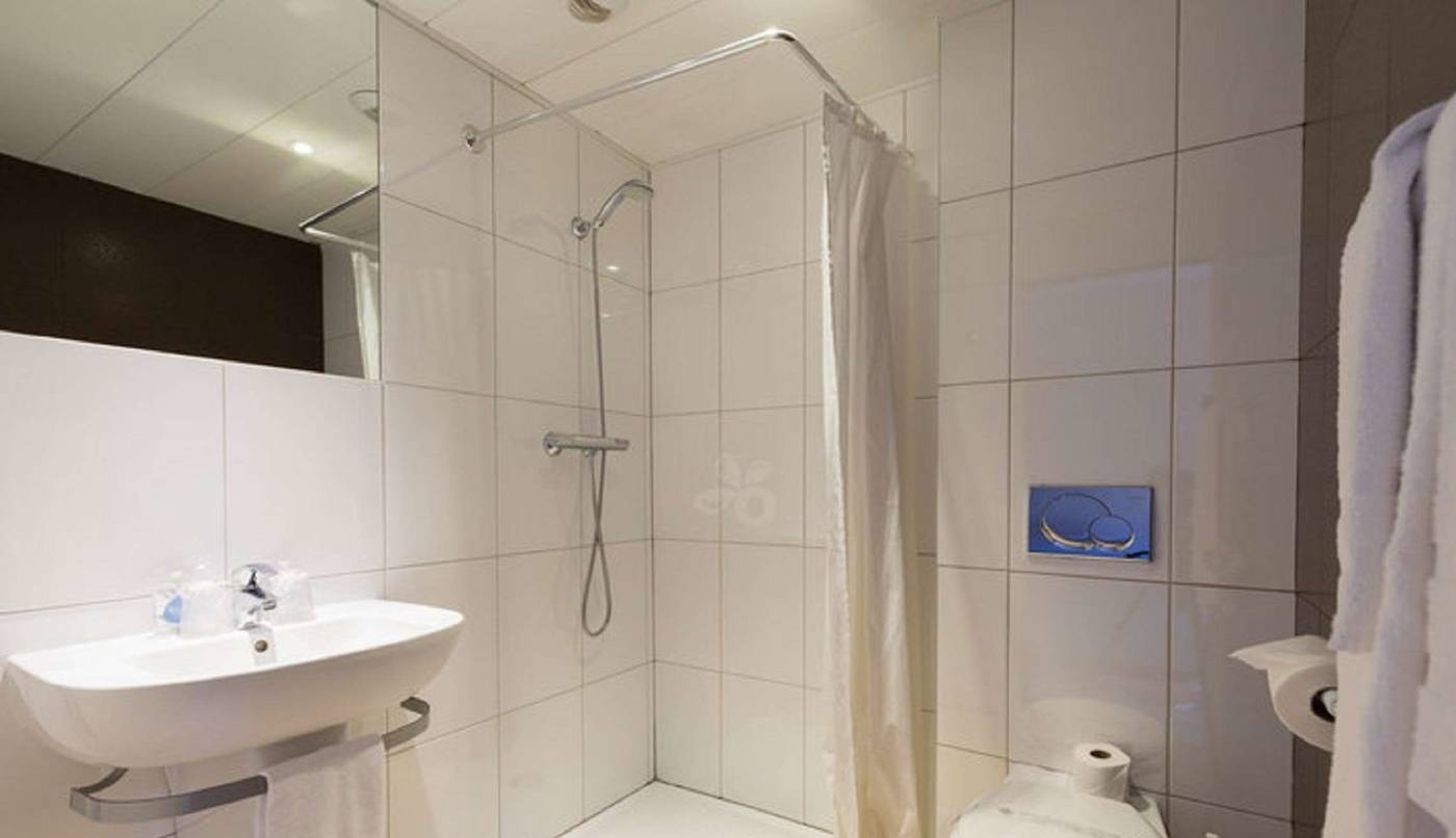 Kyriad-Nice-Centre-Gare-Room-25