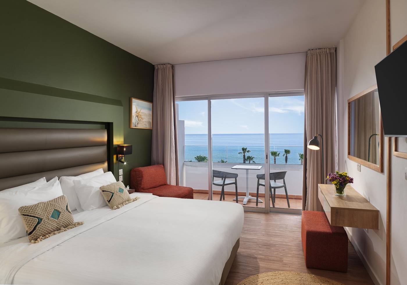 Leonardo-Cypria-Bay-Room-20