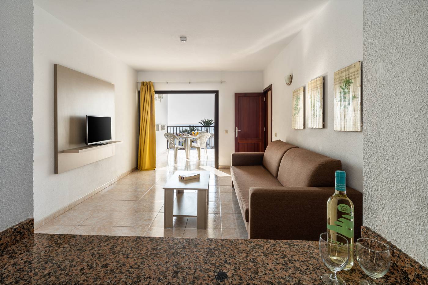 Guinea-Apartments-Room-14