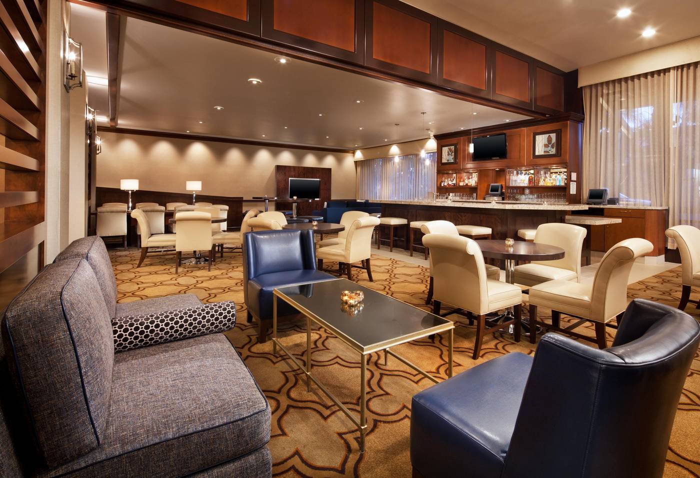 Sheraton-Park-Hotel-at-the-Anaheim-Resort-Bar-13