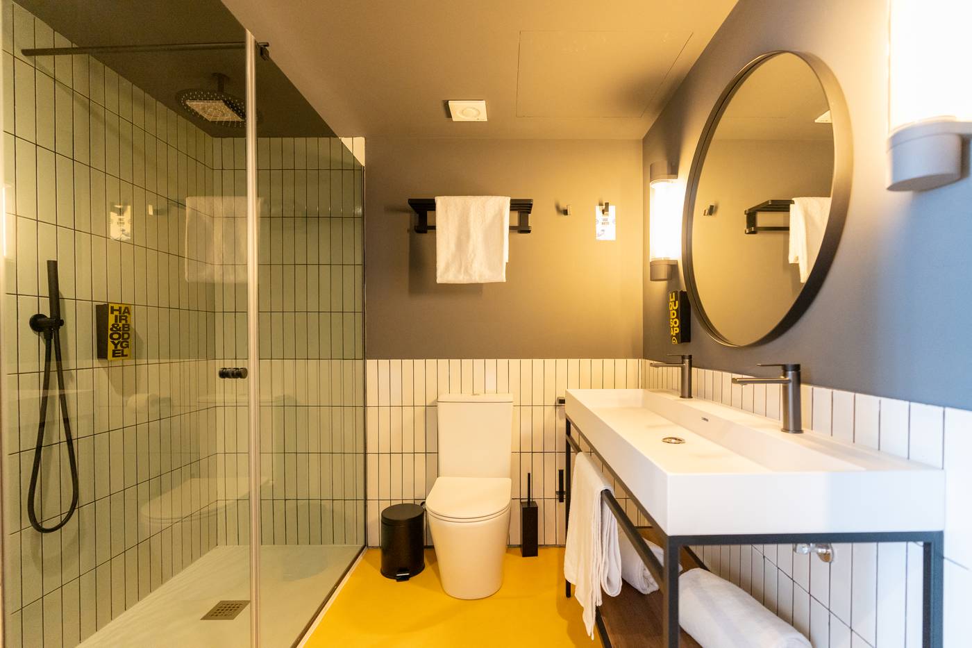 Ryans-Lolas---Adults-Only-Room-37