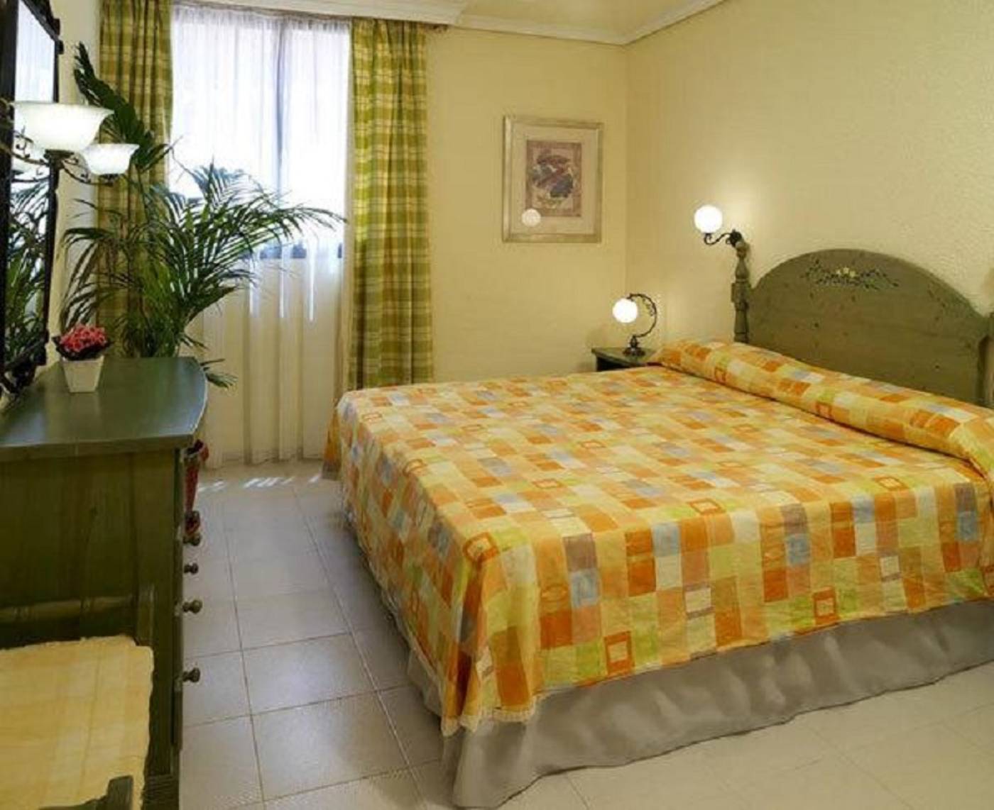 Paradise-Court-Aparthotel-Room-10