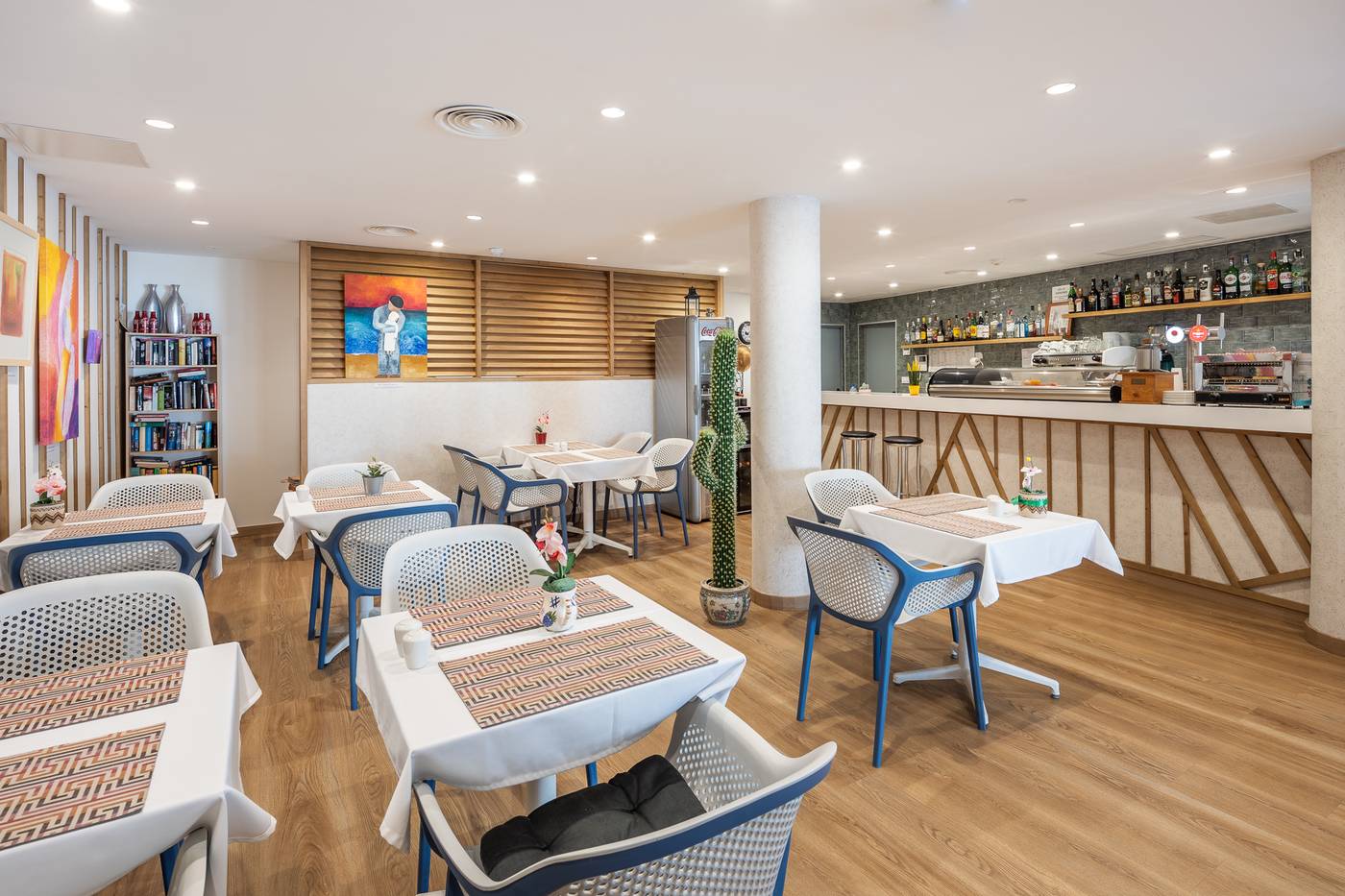 Apartamentos-Koala-Garden-LIVVO-Home-Collection-Restaurant-35